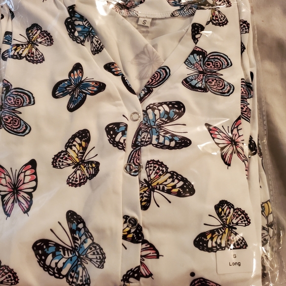 Butterfly onesie 🦋 - Picture 2 of 3